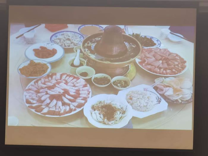 綿陽(yáng)中旅行假日旅行社舉行胡楊林、南疆專(zhuān)列推薦會(huì)